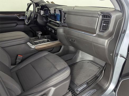 Used 2024 Chevrolet Silverado 1500 RST image 34