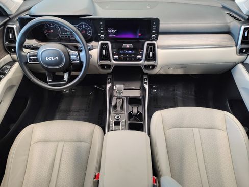 Used 2023 Kia Sorento EX w/ Panoramic Sunroof Package FWD image 3