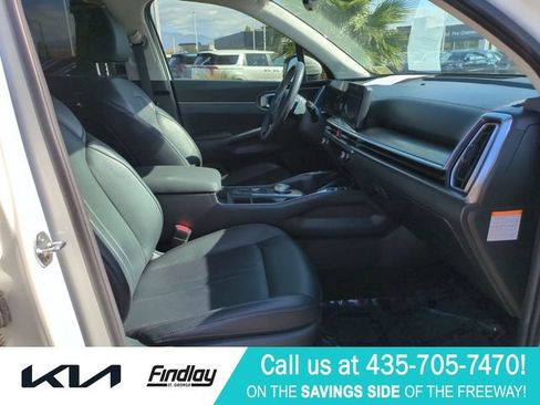 Used 2025 Kia Sorento EX AWD/4WD image 32