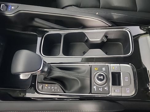 Certified 2025 Kia Telluride EX w/ EX Captain's Chair Package AWD/4WD image 38
