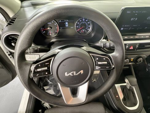 Used 2023 Kia Forte LXS w/ LXS Technology Package image 11