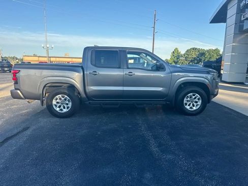 Used 2024 Nissan Frontier SV w/ Tow Package AWD/4WD image 3