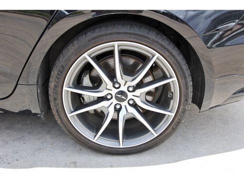 Used 2025 Genesis G70 2.5T RWD image 10