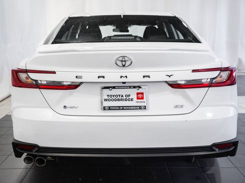 Used 2025 Toyota Camry SE FWD image 5