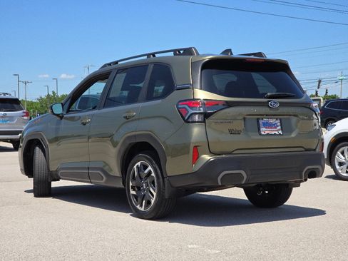 Used 2025 Subaru Forester Limited w/ Popular Package #2 AWD/4WD image 9