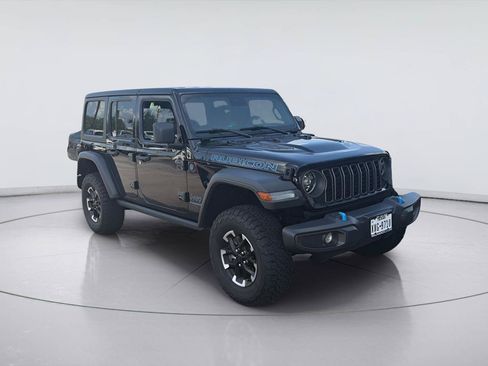 Used 2025 Jeep Wrangler Unlimited Rubicon 4xe w/ Convenience Group AWD/4WD image 1