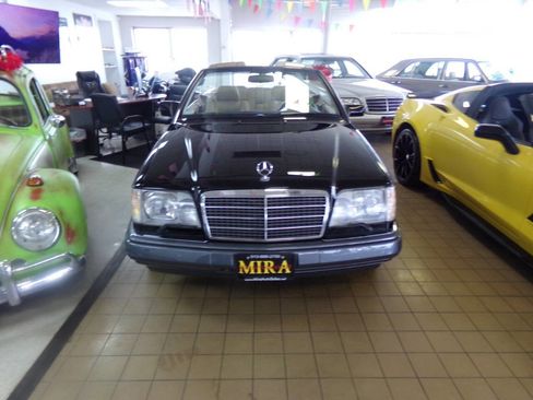 Used 1995 Mercedes-Benz E 320 Convertible image 3
