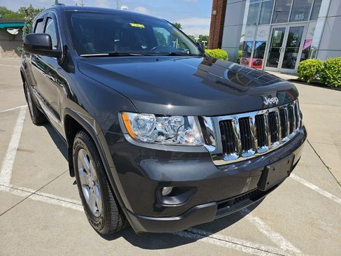 Used 2011 Jeep Grand Cherokee Laredo AWD/4WD image 3