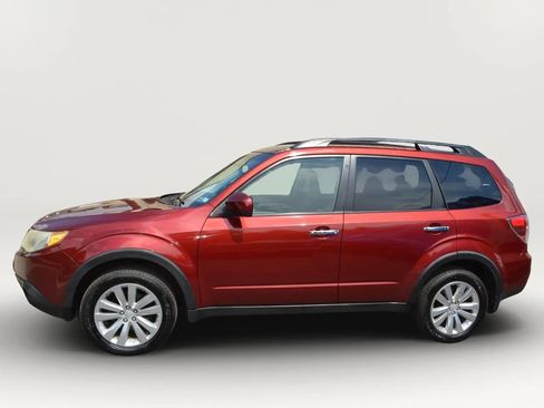 Used 2011 Subaru Forester 2.5X Premium w/ Utility Pkg AWD/4WD image 5