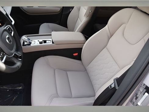 New 2026 Volvo XC90 B6 Plus w/ Protection Package Premier image 12