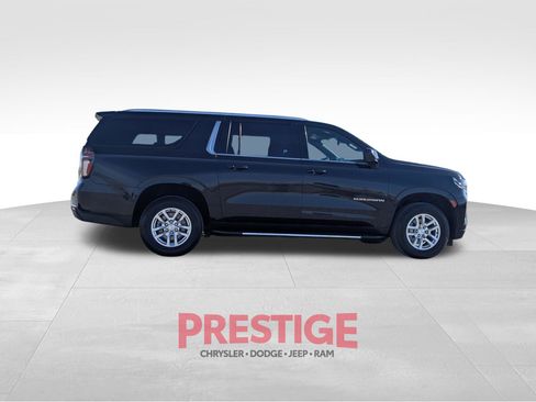 Used 2024 Chevrolet Suburban LT image 5