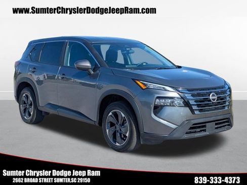 Used 2025 Nissan Rogue SV FWD image 1