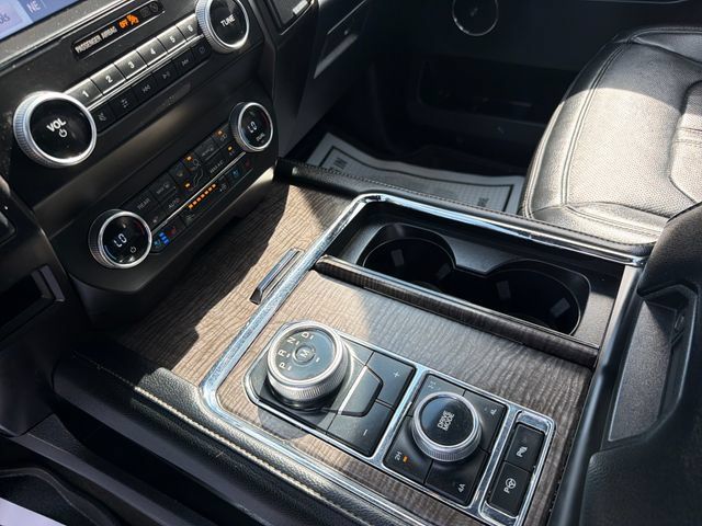 Used 2021 Ford Expedition Limited AWD/4WD image 26