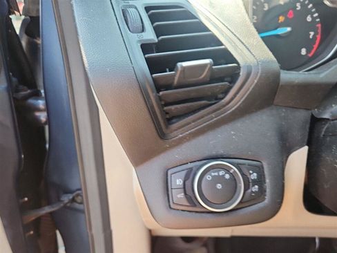 Used 2018 Ford Escape SE FWD image 13
