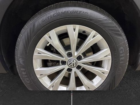 Used 2019 Volkswagen Tiguan S image 11