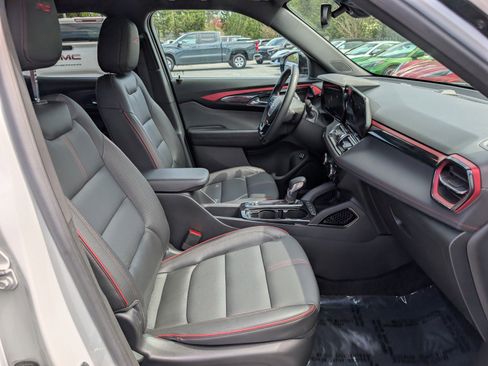 Used 2024 Chevrolet TrailBlazer RS w/ Convenience Package image 12