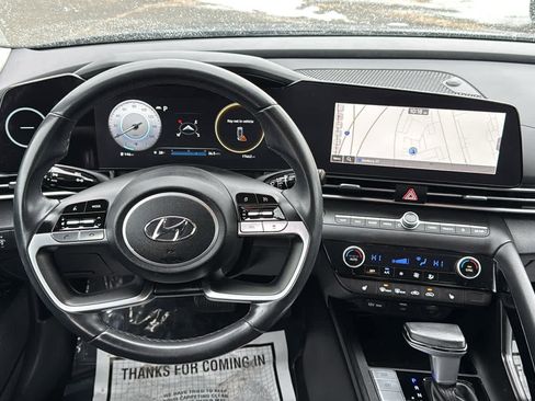 Used 2023 Hyundai Elantra SEL w/ Convenience Package image 25