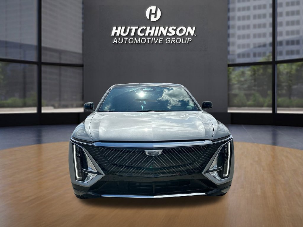 Used 2025 Cadillac Lyriq Luxury AWD/4WD image 2