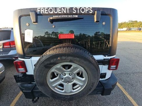 Used 2017 Jeep Wrangler Unlimited Sport AWD/4WD image 4