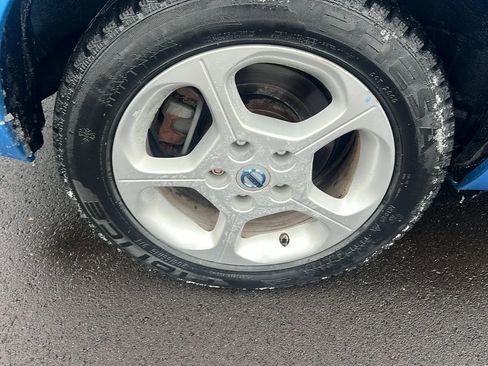 Used 2011 Nissan Leaf SL image 30