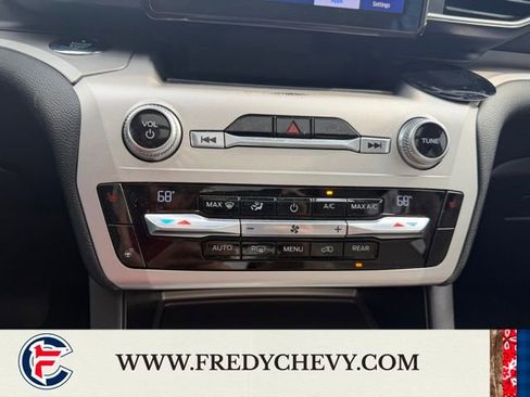 Used 2021 Ford Explorer XLT w/ Equipment Group 202A image 20
