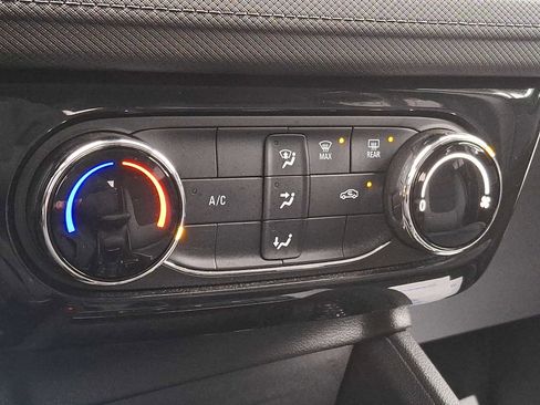 Used 2024 Chevrolet TrailBlazer LT w/ Driver Confidence Package image 12