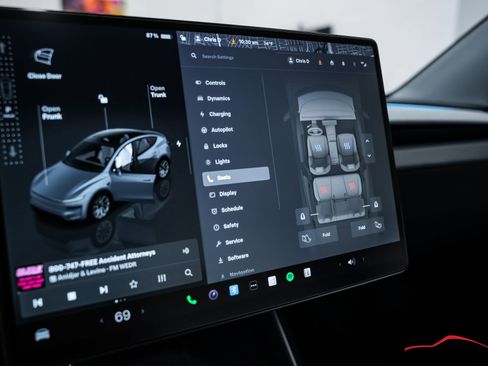 Used 2026 Tesla Model Y 2WD image 75