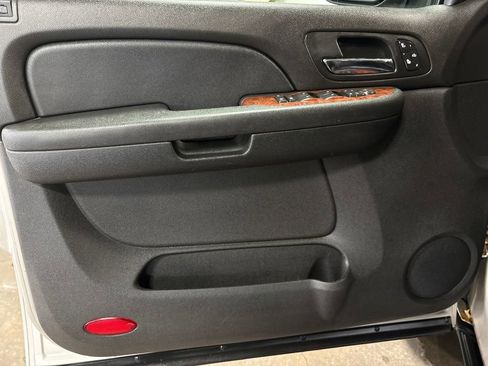 Used 2007 Chevrolet Avalanche LTZ w/ LTZ Preferred Equipment Group image 13