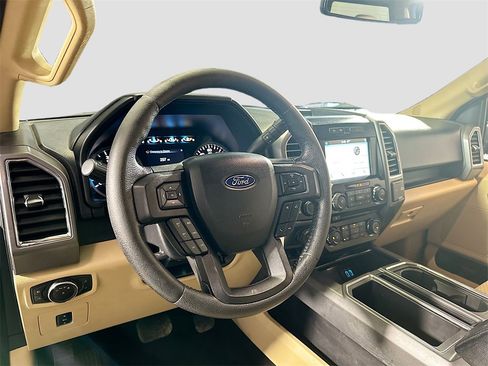 Used 2016 Ford F150 XLT w/ Equipment Group 302A Luxury image 7