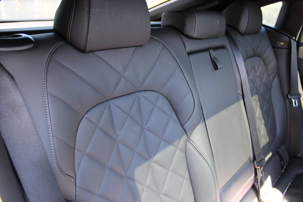 Used 2025 BMW X6 xDrive40i AWD/4WD image 27