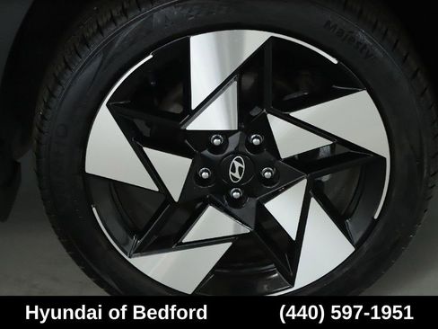 Used 2024 Hyundai Kona Limited AWD/4WD image 11
