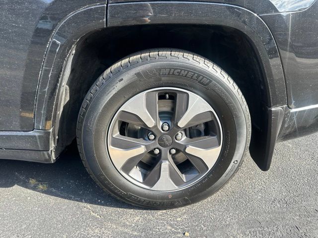 Certified 2021 Jeep Grand Cherokee L Overland w/ Advanced Protech Group III AWD/4WD image 17