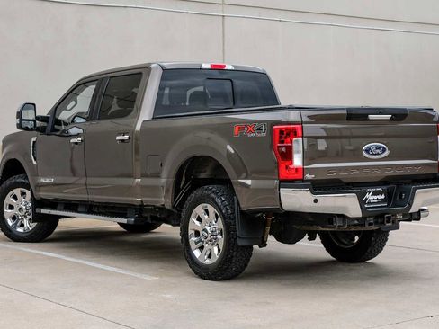 Used 2017 Ford F250 Lariat w/ Chrome Package AWD/4WD image 11