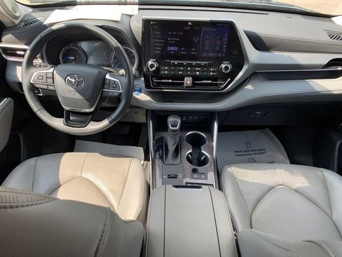 Used 2022 Toyota Highlander Platinum AWD/4WD image 16
