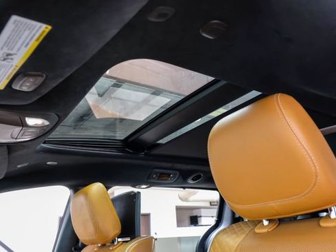 Used 2022 Chrysler Pacifica Pinnacle image 5