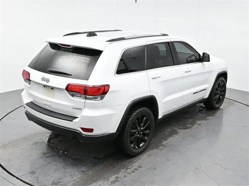 Used 2020 Jeep Grand Cherokee Laredo image 23