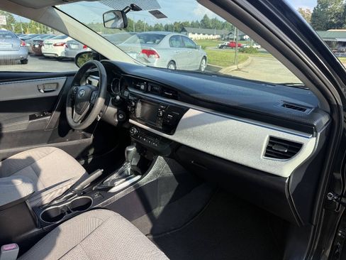 Used 2014 Toyota Corolla LE FWD image 14