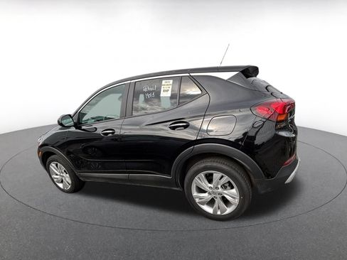 Used 2025 Buick Encore GX Preferred AWD/4WD image 8