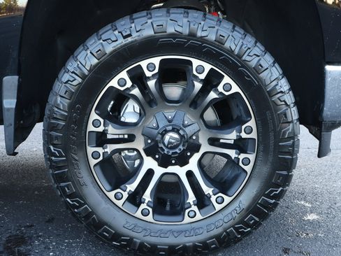 Used 2025 Chevrolet Silverado 1500 LTZ image 26