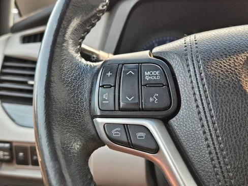 Used 2016 Toyota Sienna XLE Premium AWD/4WD image 30
