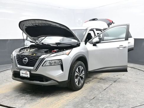 Used 2023 Nissan Rogue SV image 34