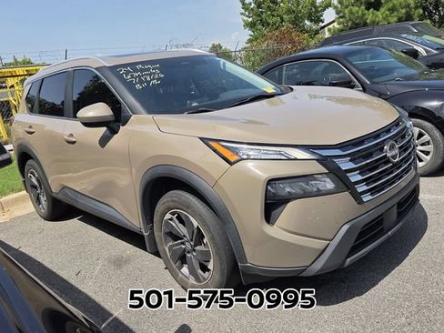 Used 2024 Nissan Rogue SV w/ SV Premium Package FWD image 5