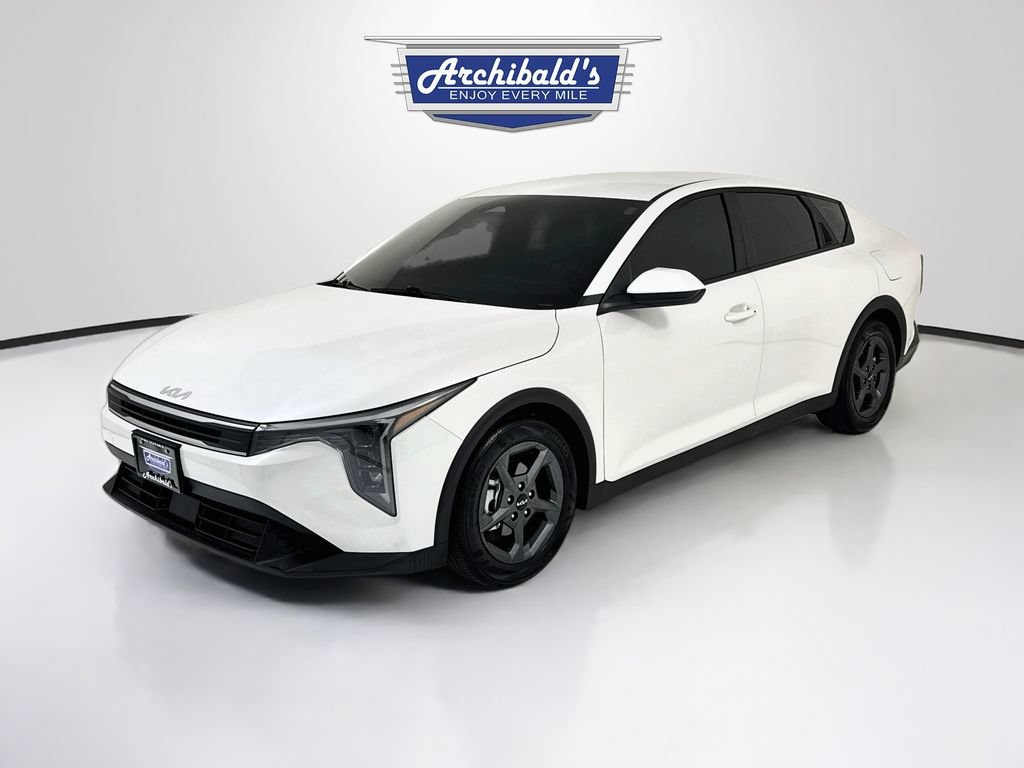 Used 2025 Kia K4 FWD image 3