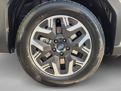 Used 2026 Subaru Forester Premium AWD/4WD image 9