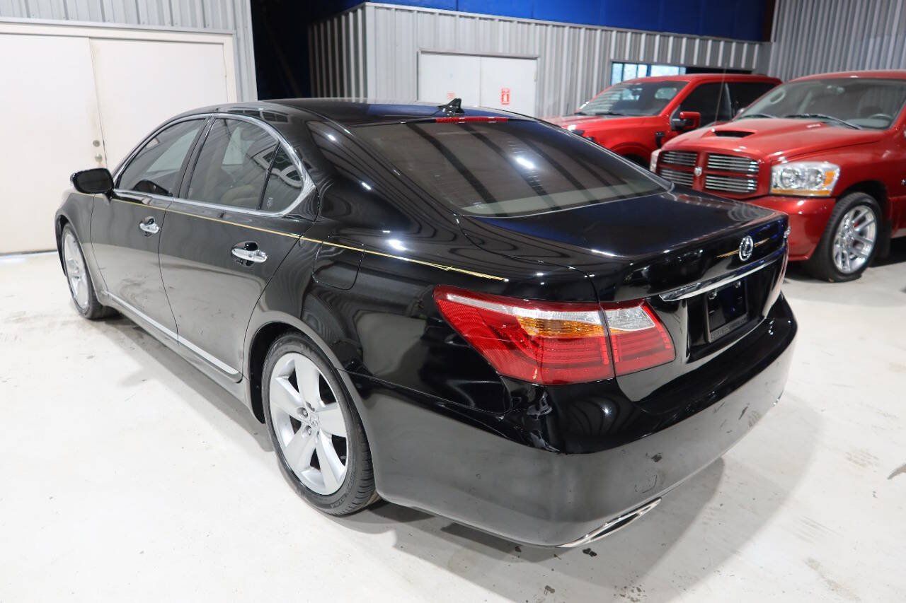 Used 2012 Lexus LS 460 w/ Comfort Pkg RWD image 3