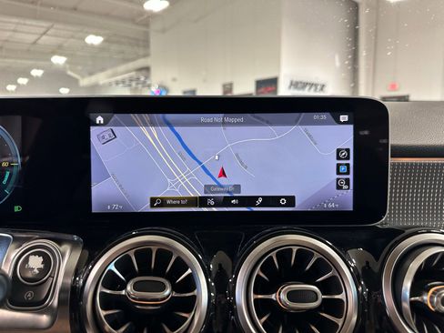 Used 2020 Mercedes-Benz GLB 250 image 28