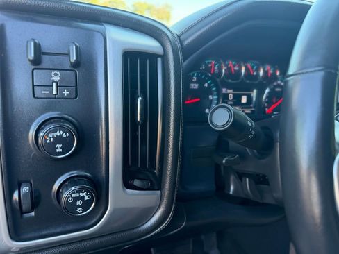 Used 2018 GMC Sierra 1500 SLT w/ SLT Premium Package image 28