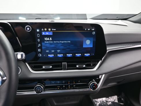 Used 2025 Chevrolet Equinox LT FWD image 20