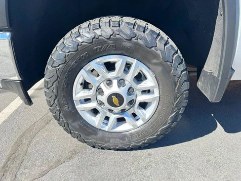 Used 2022 Chevrolet Silverado 2500 LT w/ All Star Edition AWD/4WD image 9