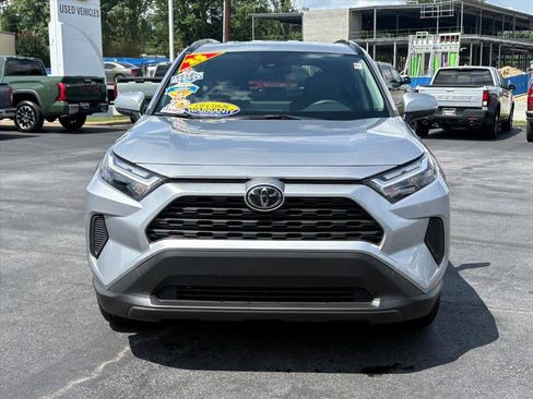 Used 2025 Toyota RAV4 XLE AWD/4WD image 25